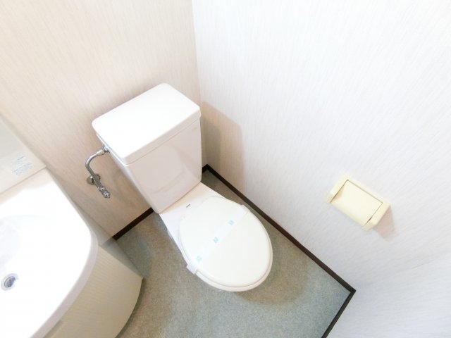 トイレ　同物件別部屋イメージ写真