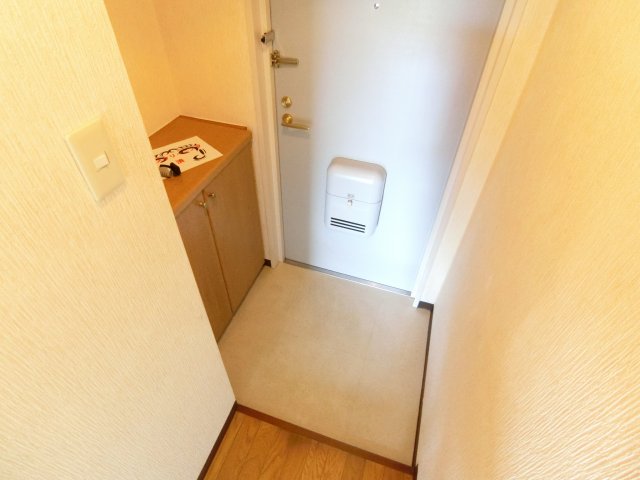 玄関　同物件別部屋イメージ写真