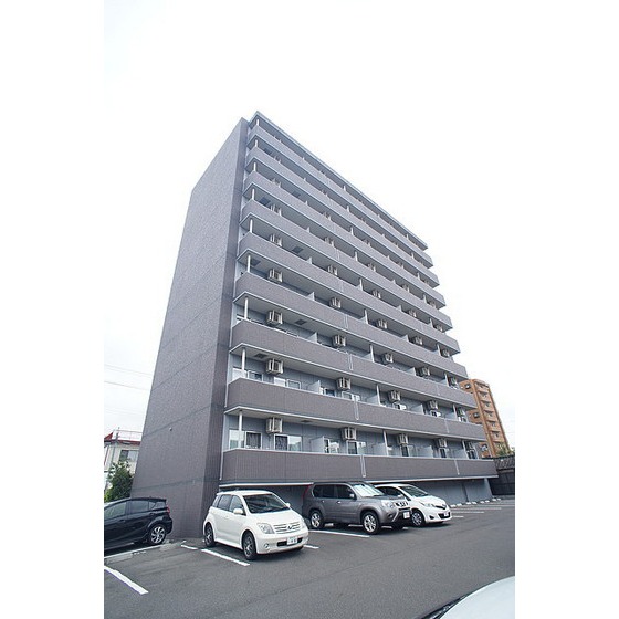建物外観　ＲＣ造９階建てオートロックマンション／ネット無料