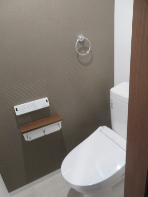 トイレ　※写真は301号室