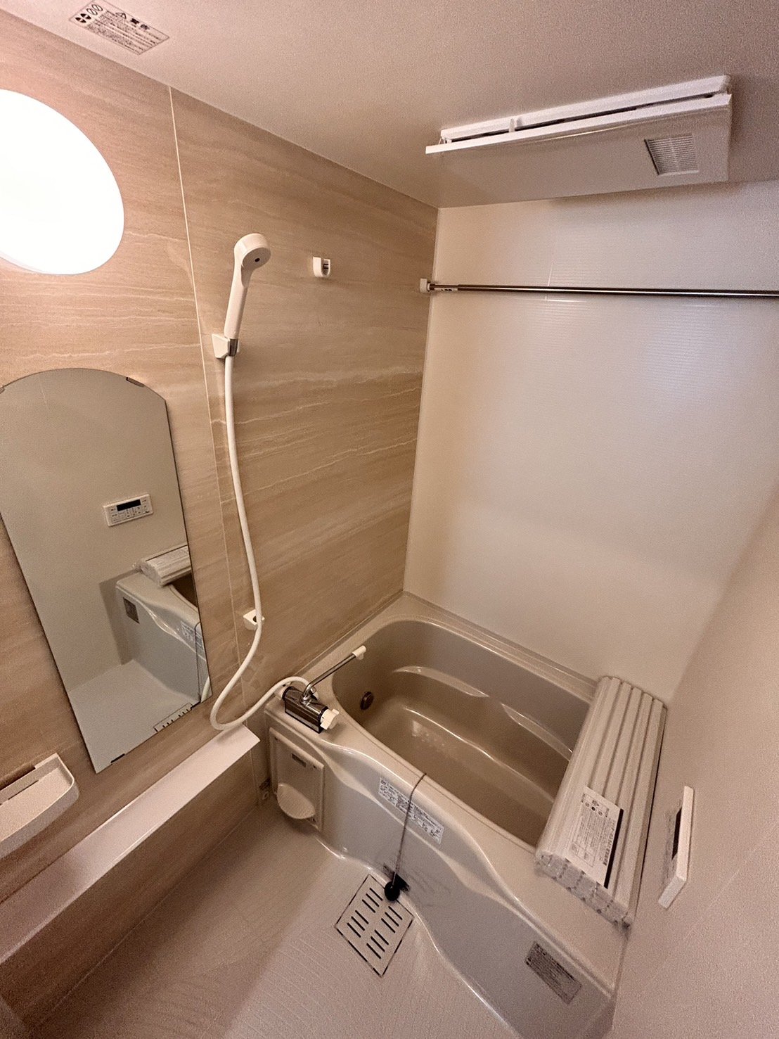 バス・シャワールーム　※写真は同型タイプ、現況優先。