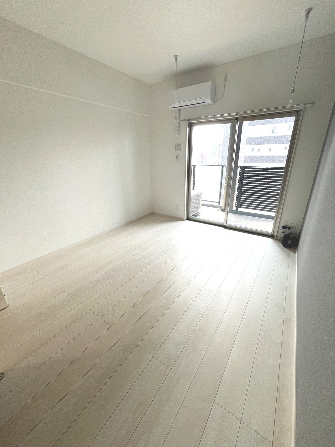 居室・リビング　※写真は同型タイプ、現況優先。