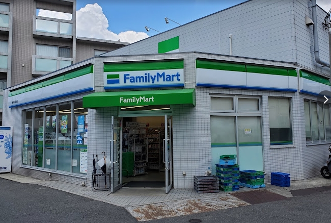 コンビニ　ファミリーマート阪神青木駅前店（コンビニ）まで291m