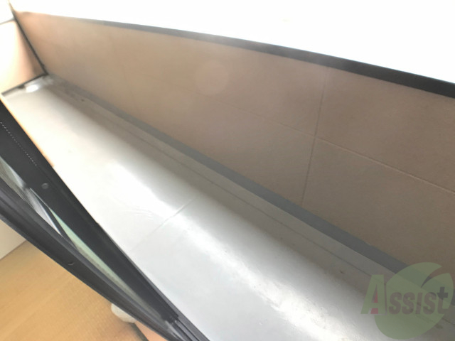 バルコニー　バルコニー。洗濯物がはかどりそうな広さがありますよ。