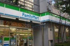 コンビニ　ファミリーマート江戸川橋駅西店（コンビニ）まで220m
