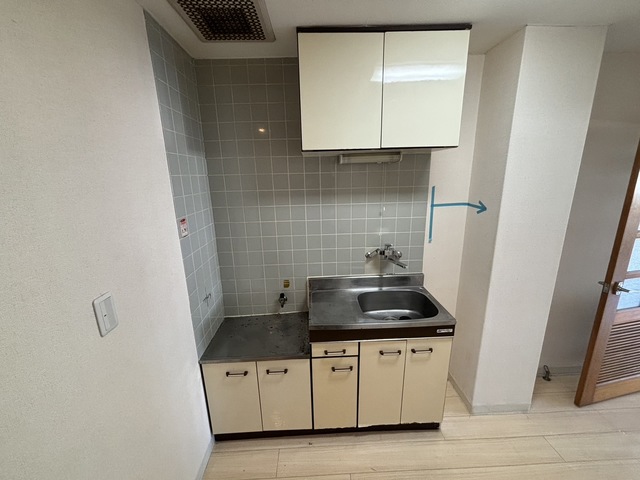 キッチン　別部屋参考写真です