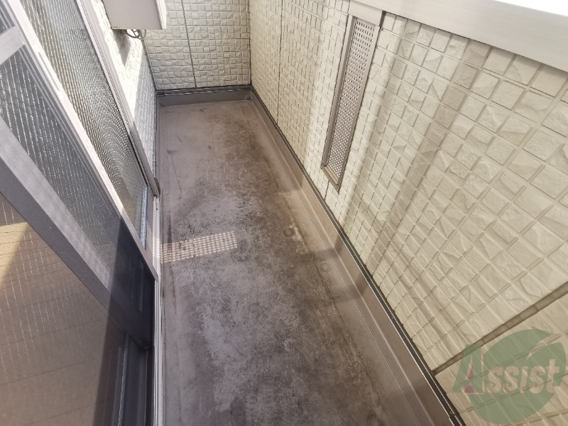 バルコニー　バルコニーです。洗濯物を干すのに困らなそうです。