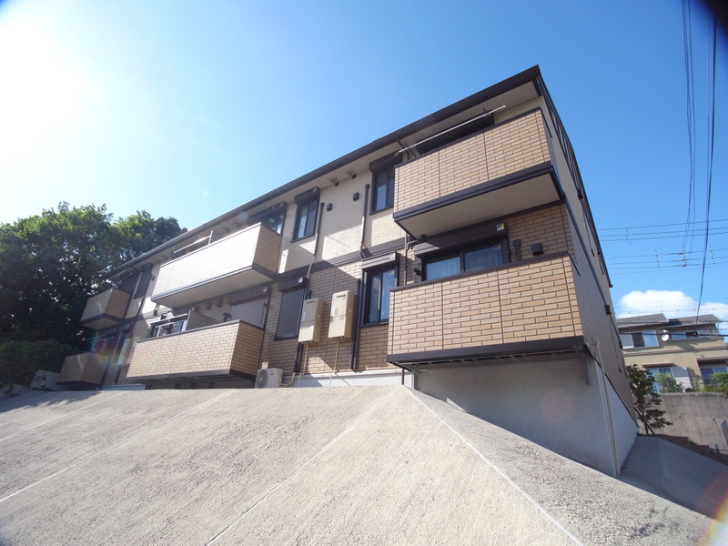 建物外観　ピアチェ鈴蘭