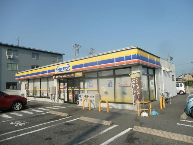 コンビニ　ミニストップ（コンビニ）まで490m