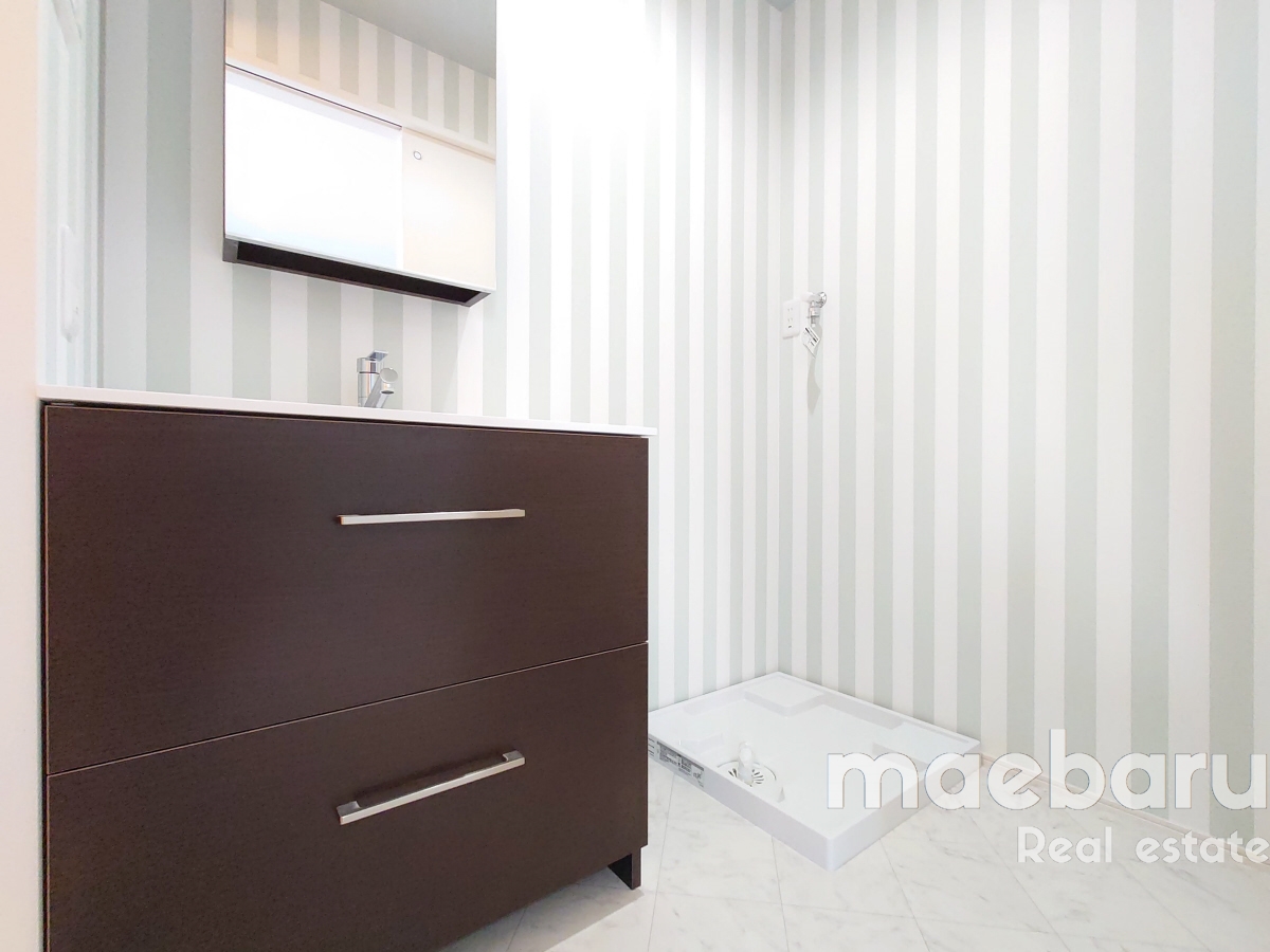 洗面設備　オシャレな洗面脱衣所スペース