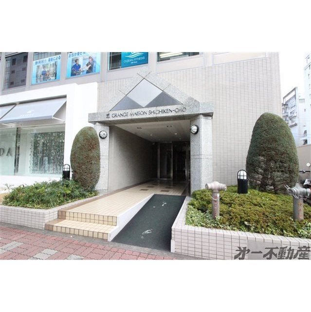 エントランス　エントランス