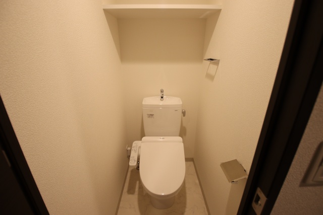 トイレ　※別室の参考写真の為、現況優先です。