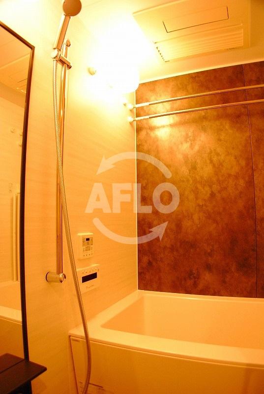 バス・シャワールーム　プレサンスNEO心斎橋　浴室