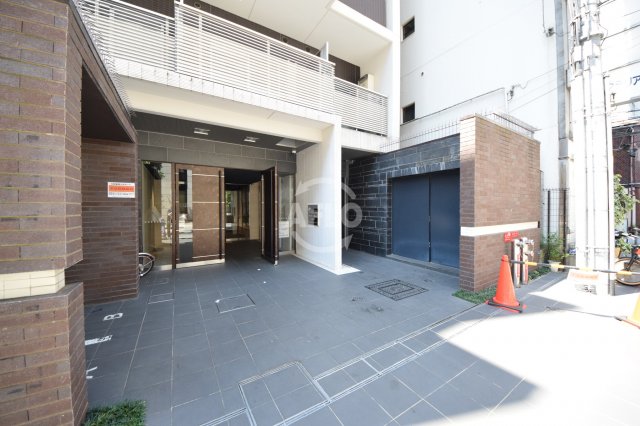 エントランス　プレサンスNEO心斎橋　エントランス