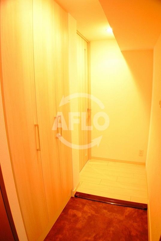 玄関　プレサンスNEO心斎橋　玄関