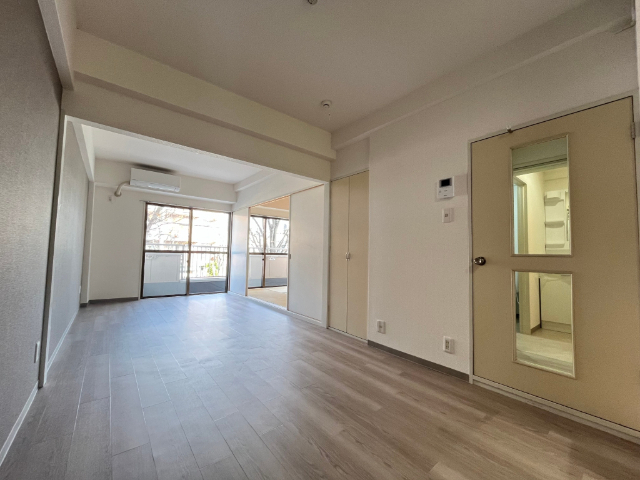 居室・リビング　※現況優先　他号室写真参照