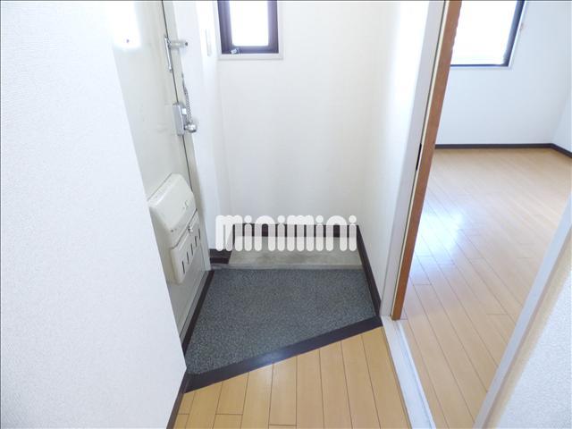 玄関　広く、下駄箱も置けます。