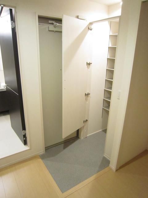 玄関　シューズボックス付き玄関