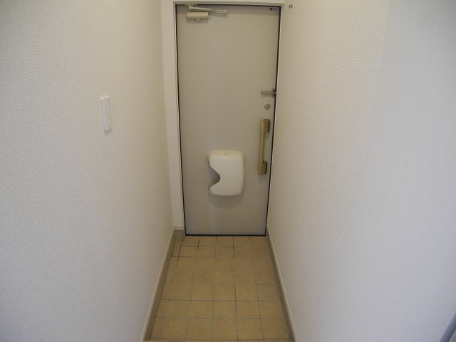 玄関　※別号室の写真になります※