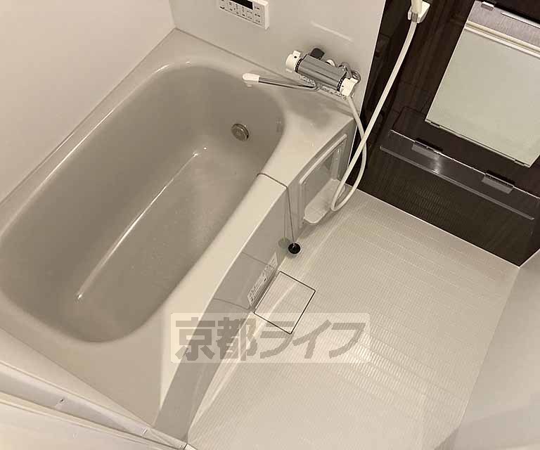 バス・シャワールーム　おしゃれなお風呂です・