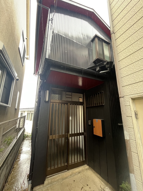 建物外観　玄関