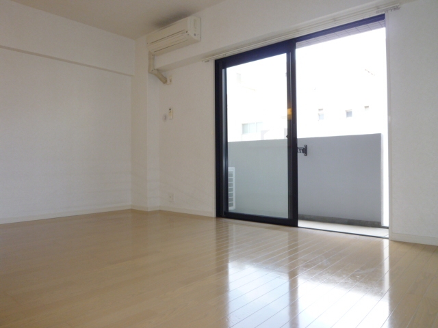 居室・リビング　ゆったり過ごせる居間です