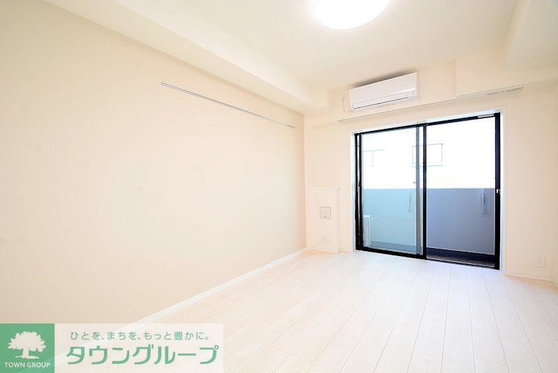 居室・リビング　カラータイプ異なります。