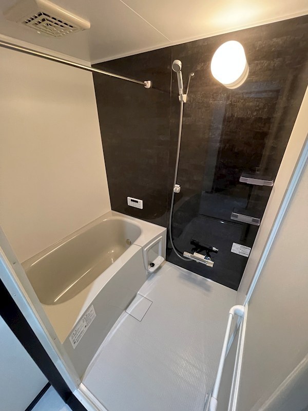 バス・シャワールーム　※同棟同型内観写真、現状優先となります。