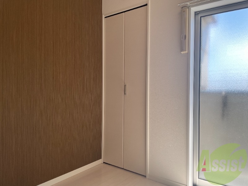 収納　収納はこちらのクローゼットをお使いください。