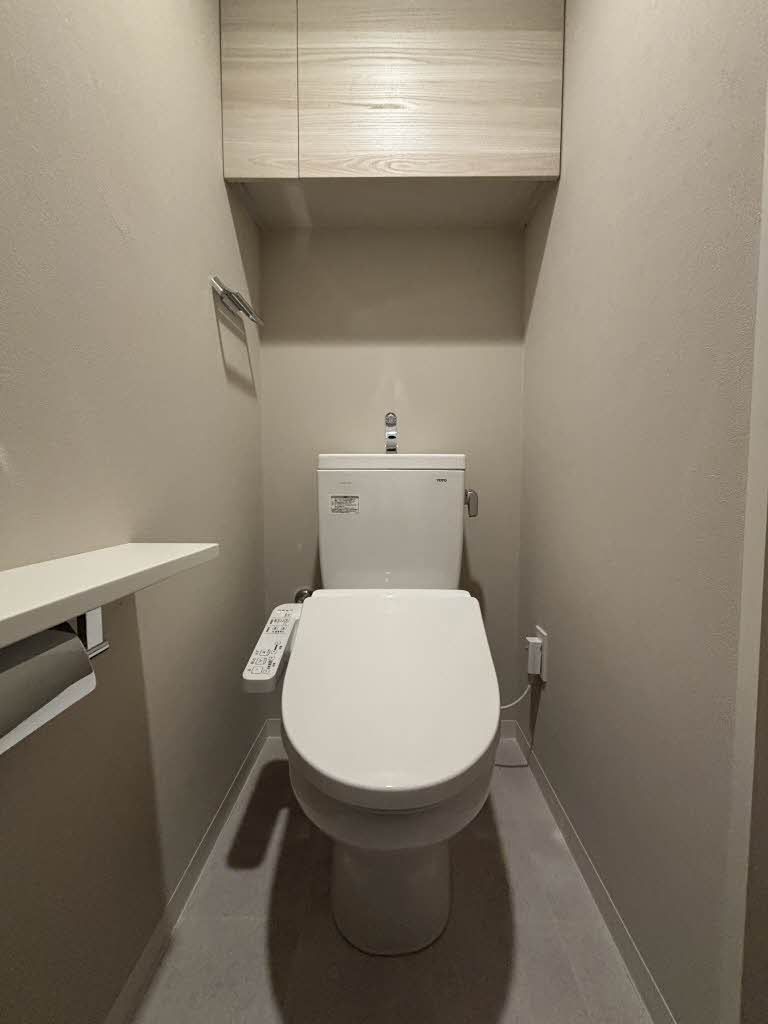 その他部屋・スペース　温水洗浄便座採用のトイレです。