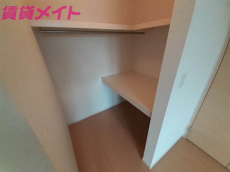 収納　同型タイプ写真