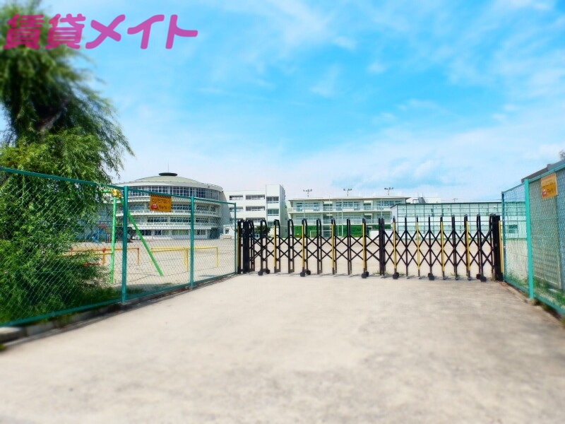 小学校　朝日町立朝日小学校（小学校）まで1450m