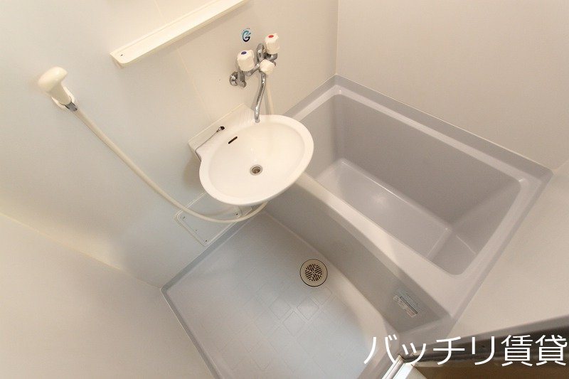 洗面設備　同型タイプの為、現状を優先致します。