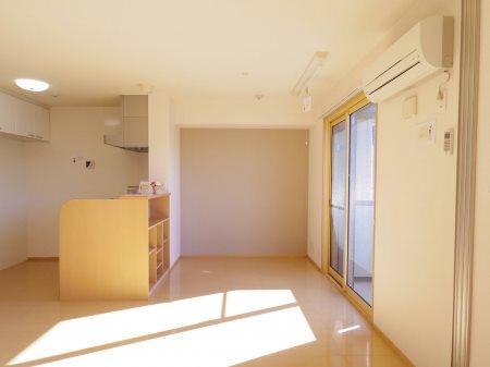 居室・リビング　9.5帖のリビングルーム。