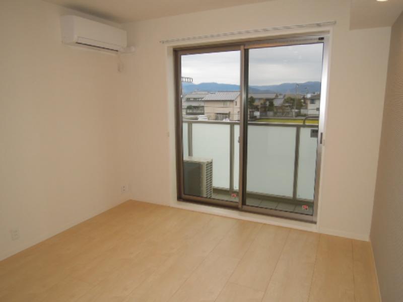 居室・リビング　参考写真（305号室）