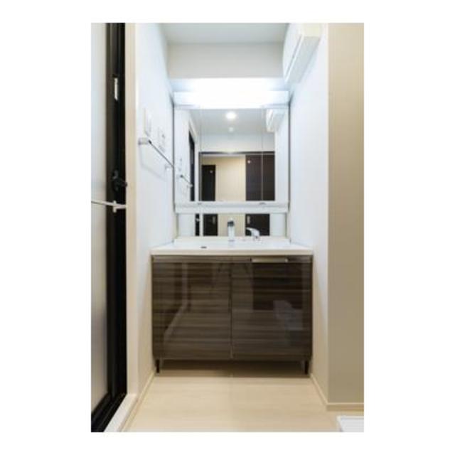 洗面設備　※写真は同タイプ住戸です。