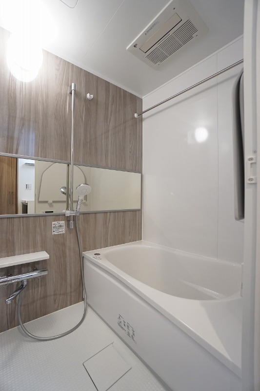 バス・シャワールーム　追炊き・浴室乾燥機付きバス