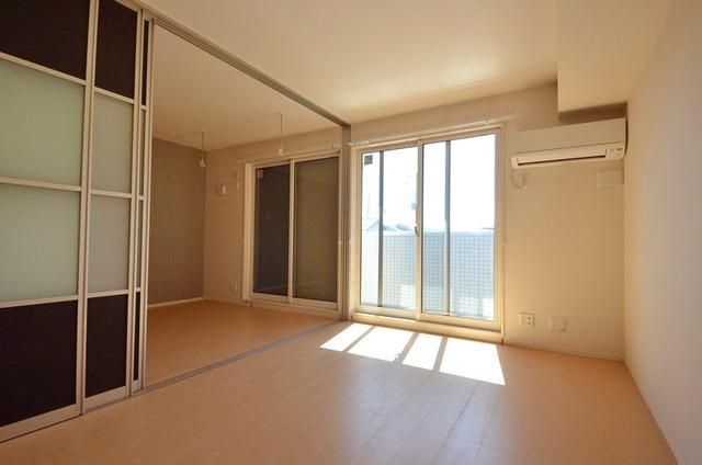 居室・リビング　☆明るい室内♪☆