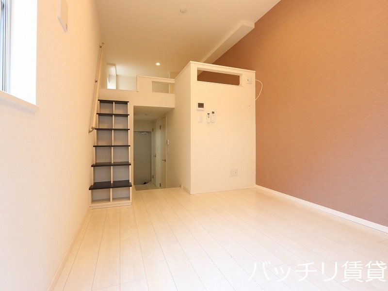 居室・リビング　同型タイプの為、現状を優先致します。