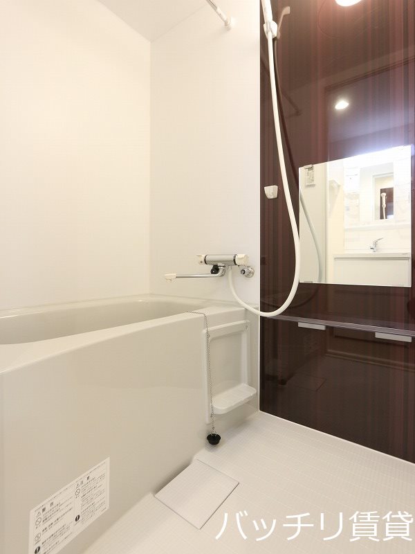 バス・シャワールーム　同型タイプの為、現状を優先致します。