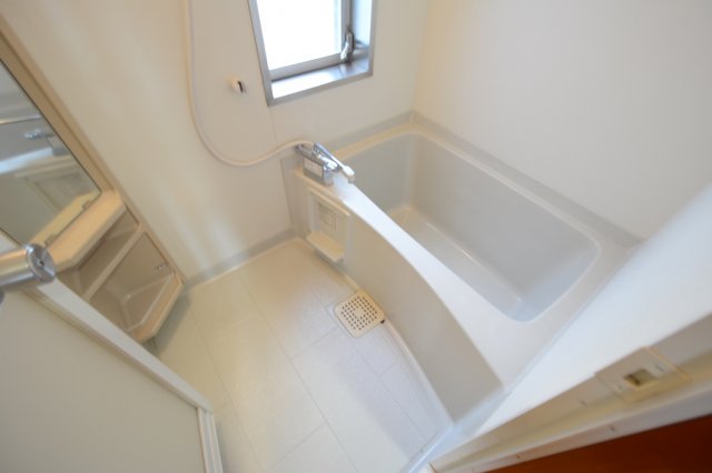 バス・シャワールーム　バストイレセパレートタイプでオススメです！