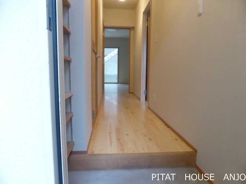 玄関　参考写真１０１（反転タイプ）