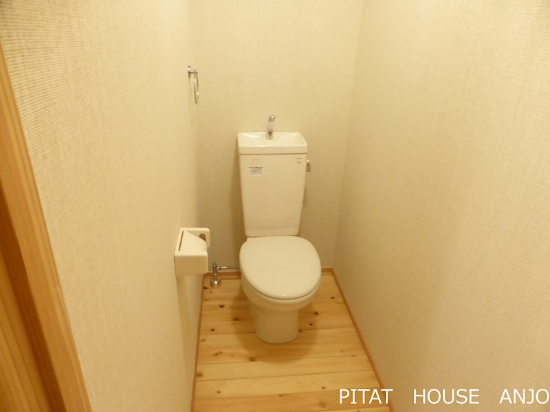 トイレ　参考写真１０１（反転タイプ）