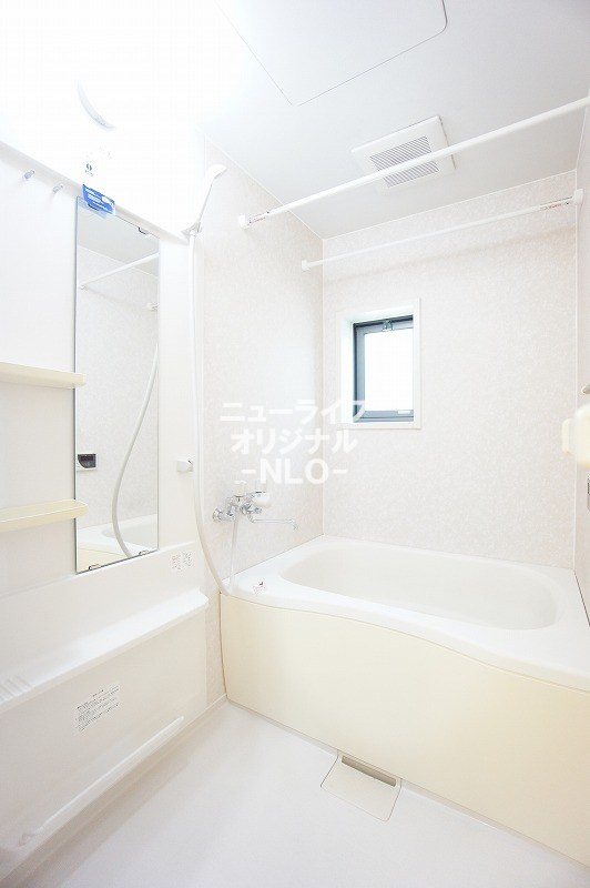 バス・シャワールーム　追い焚き機能付きの浴室です☆