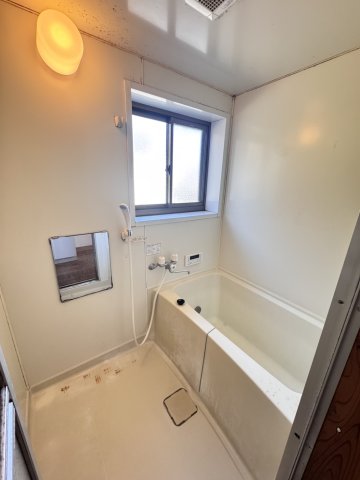 バス・シャワールーム　現在リフォーム中の為、同仕様物件の写真となります。
