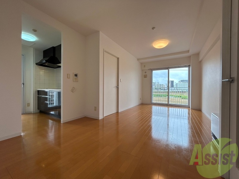 居室・リビング　広くてキレイなお部屋が広がっていて、充実した生活が送れそう。