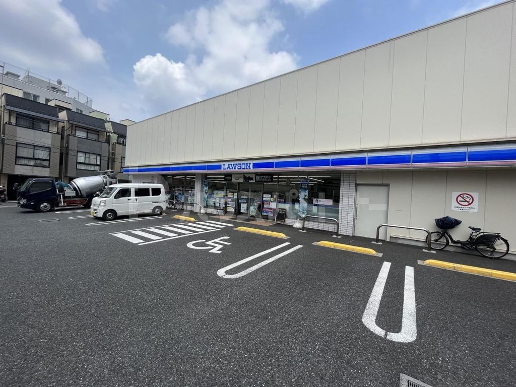コンビニ　ローソン北区上十条五丁目店（コンビニ）まで310m