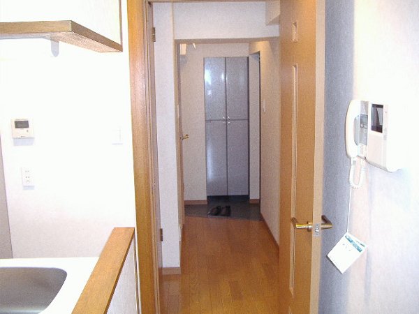 玄関　廊下～玄関