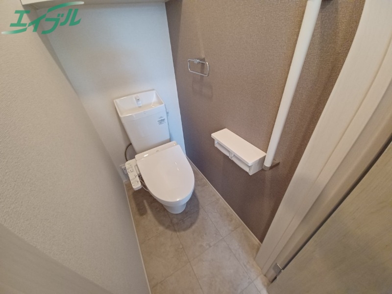 トイレ　同型参考写真