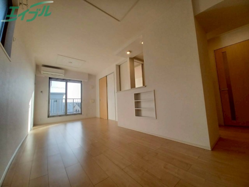 居室・リビング　反転タイプ参考写真